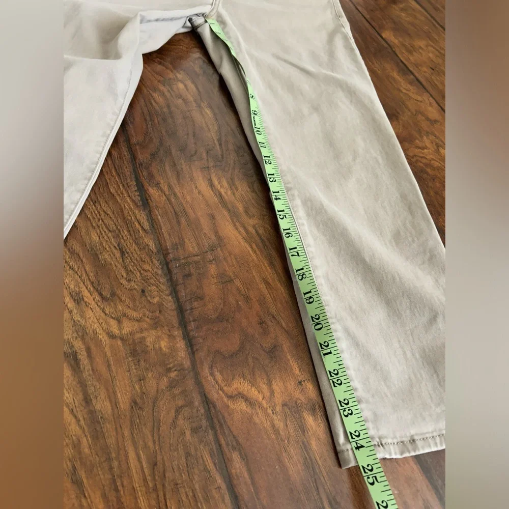 Levi's Mid Rise Skinny Khaki Color Jeans Business Casual Pants Sz 8 W29